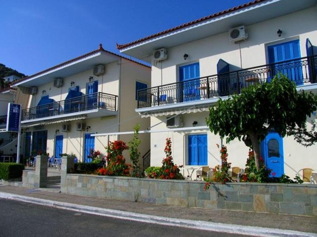 Apollon Hotel Tirós Exteriör bild