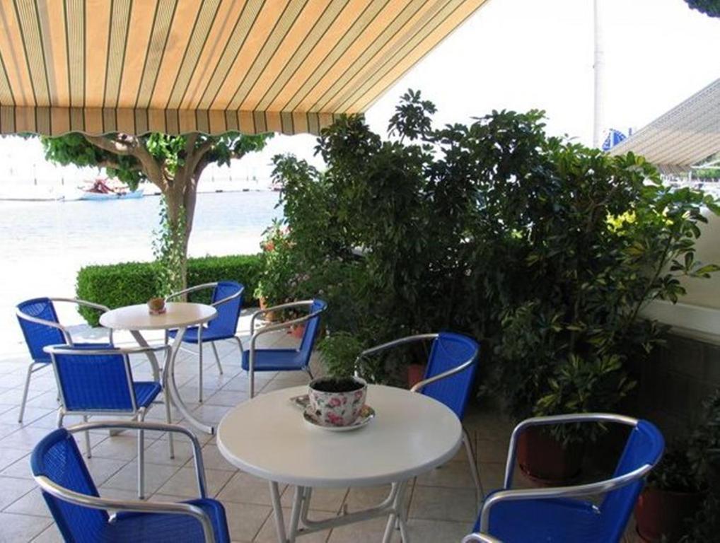 Apollon Hotel Tirós Exteriör bild